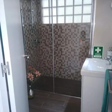 Sossego E Tranquilidade-valley Guest House-perto De Lisboa-estacionamento A Porta Do Bauernhof