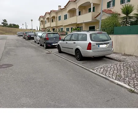 Sossego E Tranquilidade-valley Guest House-perto De Lisboa-estacionamento A Porta Do Bauernhof
