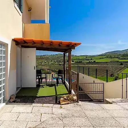Agroturismo - Ou - Estacionamento A Porta