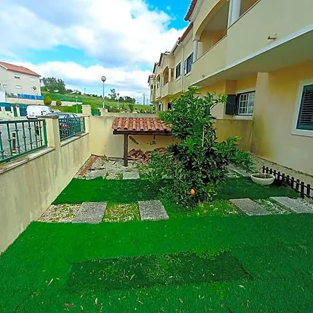 - Ou - Estacionamento A Porta * Arruda dos Vinhos