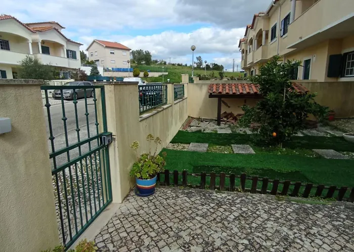 - Ou - Estacionamento A Porta